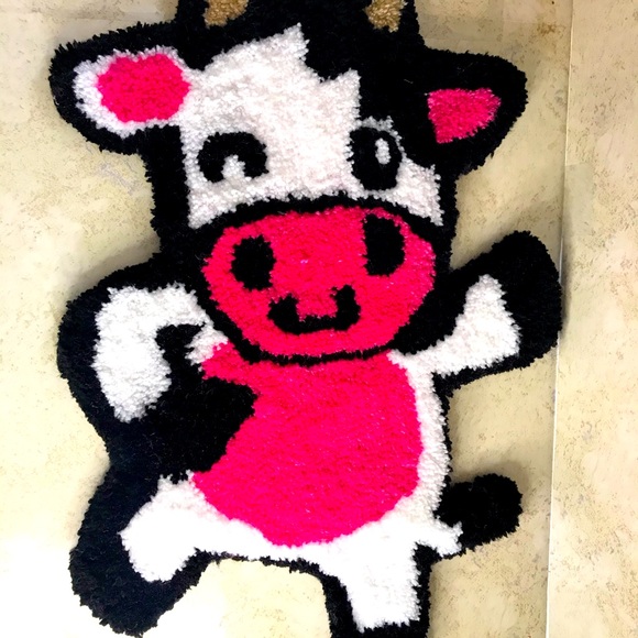 Handmade Handtufted Cow Rug - Picture 3 of 4